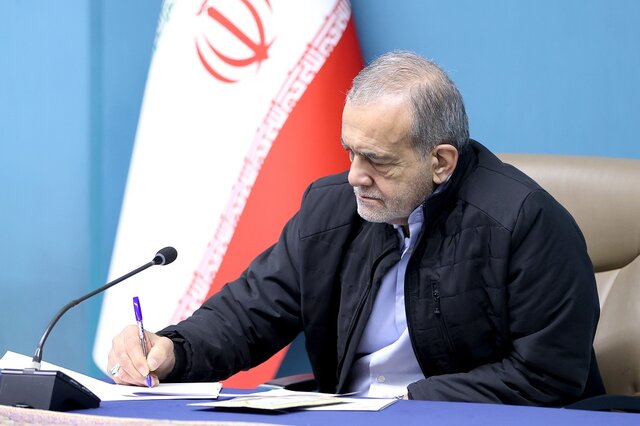 ابلاغ اساسنامه سازمان همکاری‌­های علمی و فناورانه توسط رئیس جمهور
