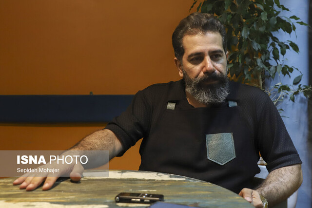 «جمجمهای در کانه مارا»، روایتی صمیمی در دل یک کافه کوچک