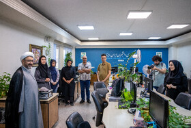 حجت‌الاسلام والمسلمین علی کمساری رئیس موسسه تنظیم و نشر آثار امام خمینی (ره) در بازدید از خبرگزاری ایسنا