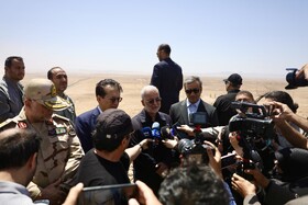 بازدید اسکندر مؤمنی، وزیر کشور از دیوار مرزی شرق کشور