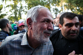 احمد مسجدجامعی در مراسم تشییع پیکر مرحوم «استاد محمود فرشچیان» - اصفهان