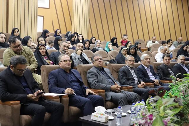 رسانه نباید به منبری برای یک طیف خاص تبدیل شود