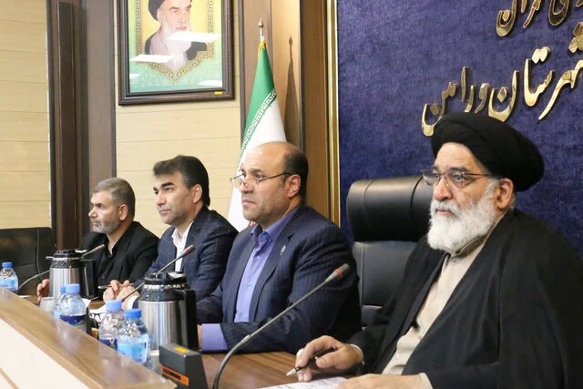 رهبر معظم انقلاب ما را تشویق به حمایت از دولت کرده‌اند