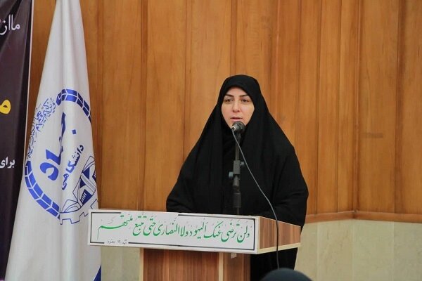 بانوان برای ورود به بازارهای جهانی نیازمند آموزش‌های تخصصی هستند
