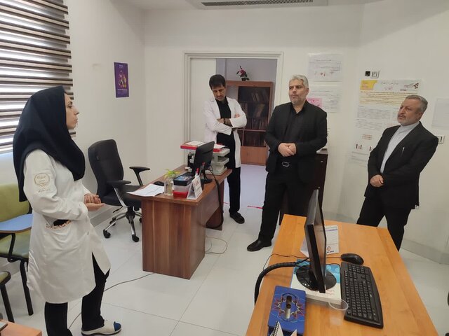 بازدید رئیس دفتر نمایندگی وزارت امور خارجه در قم از مرکز درمان ناباروری جهاددانشگاهی