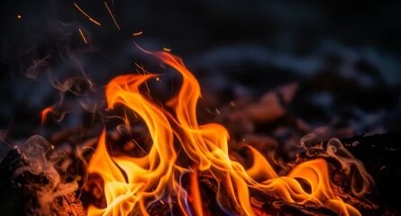 آتش‌سوزی در یک چاه نفت در اندونزی؛ گزارش ۳ کشته و تخلیه صدها نفر