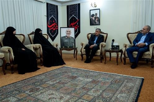 دیدار رئیس سازمان انرژی اتمی با خانواده شهیدان «باقری»، «سلامی»، «حاجی‌زاده» و «رشید»