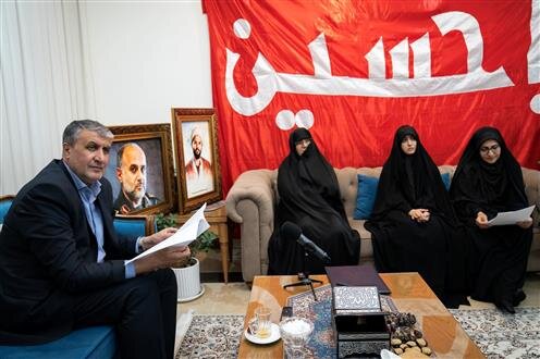 دیدار رئیس سازمان انرژی اتمی با خانواده شهیدان «باقری»، «سلامی»، «حاجیزاده» و «رشید»