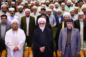 از سمت راست، عبدالحمید طالبی، رییس سازمان علمی فرهنگی آستان قدس و آیت الله احمد مروی تولیت آستان قدس رضوی در همایش اهل تسنن در حرم مطهر رضوی