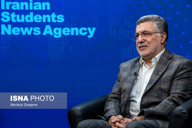 عذرخواهی وزیر بهداشت بابت وقایع یک نشست خبری