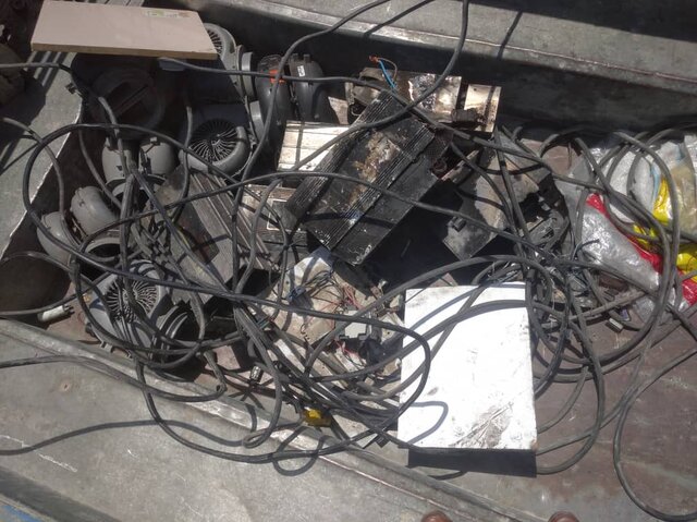 ماینرها یک منزل مسکونی دو طبقه را در دهدشت به آتش کشید