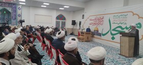 حضور فعال علماء رمز آبادانی مساجد و تربیت جامعه اسلامی است