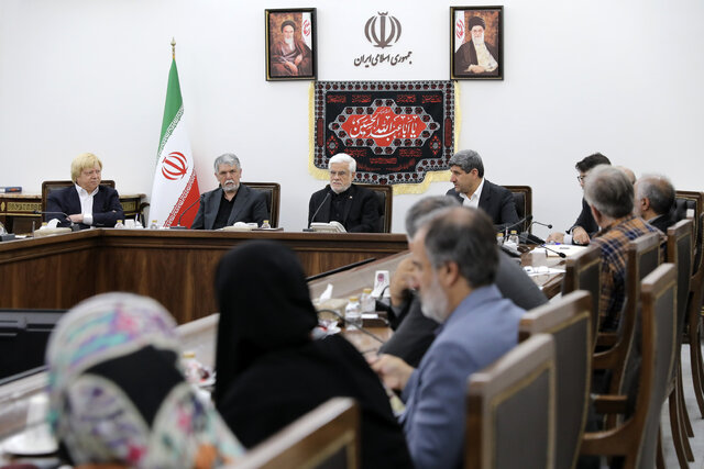عارف: نباید یک نفر و یا شورای تامین شهرستان خلاف نگاه بزرگان برای فرهنگ و هنر کشور تصمیم‌ بگیرد