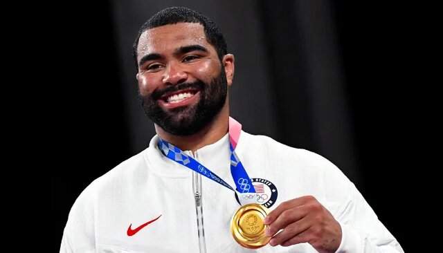 از تشک کشتی تا هشت ضلعی؛ استیوسون وارد MMA شد!