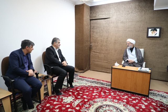 انتقاد نماینده ولی‌فقیه در استان سمنان از غیرواقعی بودن درصد کارمزد اعلامی برخی بانک‌ها
