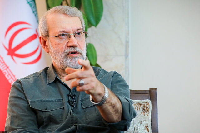 لاریجانی: ایرانیها تسلیمبشو نیستند