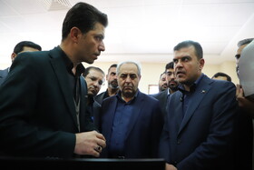 حسین افشین معاون علمی، فناوری و اقتصاد دانش بنیان و بهرام سرمست، استاندار آذربایجان شرقی در افتتاح اولین مرکز نوآوری هوش مصنوعی و اینترنت اشیا شمالغرب - تبریز