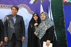 از خانواده اولین پزشک شهید جمهوری اسلامی ایران تقدیر شد