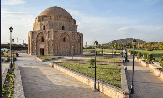 تعطیلی موقت گنبد جبلیه کرمان برای بهسازی