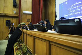 نشست با بانوان فرهیخته استان کرمان با حضورزهرا بهروزآذر،معاون رئیسجمهور در امور زنان و خانواده