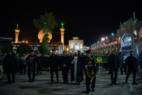 لاله گردانی در شاهچراغ در سوگ امام رضا (ع)