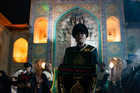 لاله گردانی در شاهچراغ در سوگ امام رضا (ع)