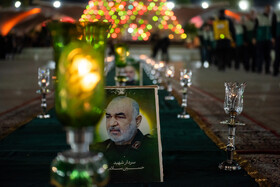 لاله گردانی در شاهچراغ در سوگ امام رضا (ع)
