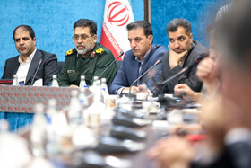 از سمت چپ، دهستانی معاون سیاسی، امنیجی و اجتماعی استادار، زارع کمالی فرمانده سپاه الغدیر استان، طلایی مقدم معاون امور عمرانی استاندار و دهقانی زاده رئیس سازمان مدیریت و برنامه ریزی استان در مراسم افتتاح ۷۳ طرح ارتباطی و مخابراتی با حضور وزیر ارتباطات و فناوری اطلاعات - یزد
