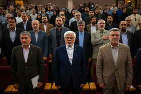 محمد رضا ظفرقندی، وزیر بهداشت و محمد رضا عارف، معاون اول رئیس جمهور در مراسم روز پزشک 