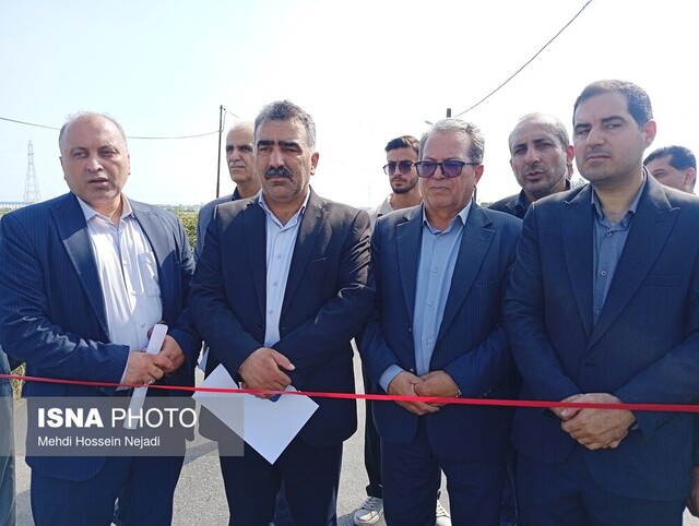 پل ارتباطی روستای هودول و آسفالت گرم شیخعلیمحله آستارا افتتاح شد