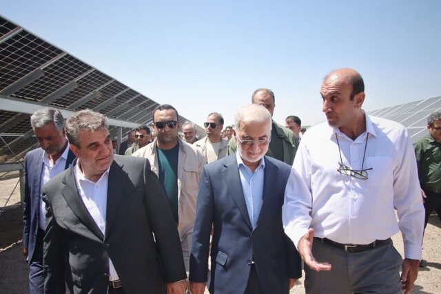 اطمینان وزیر کشور به سرمایهگذاران در خصوص بازگشت سرمایه در نیروگاههای خورشیدی