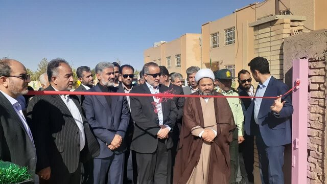 بهره‌برداری از زمین چمن مصنوعی دبستان شهید فغانی عشق‌آباد