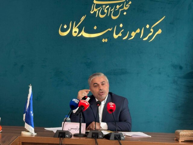 رحیمی مظفری: نمایندگان ادوار پشتوانه‌ای برای حل مشکلات کشور هستند
