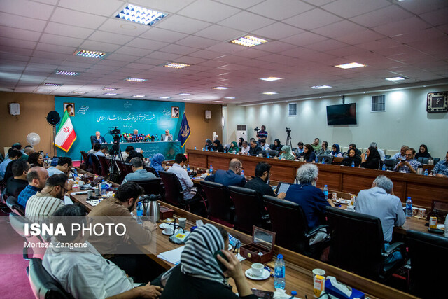 تغییرات اجتماعی ایران را ببینیم/دوران تازهای برای بازگشت هنرمندان وطندوست آغاز شده است