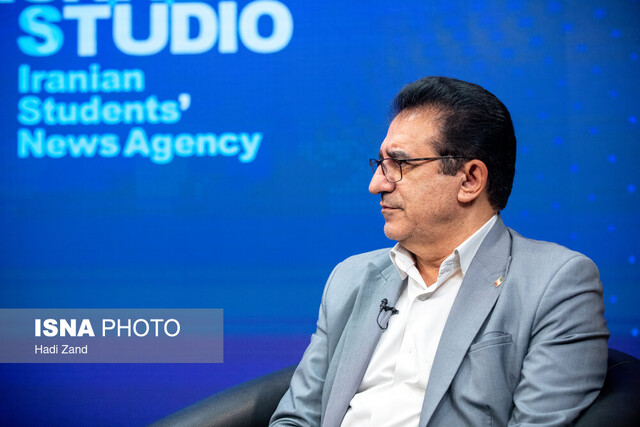 نباید در بر همان پاشنه سابق بچرخد/ قوانینی که مردم را آزار داد اصلاح کنیم نباید در بر همان پاشنه سابق بچرخد/ قوانینی که مردم را آزار داد اصلاح کنیم