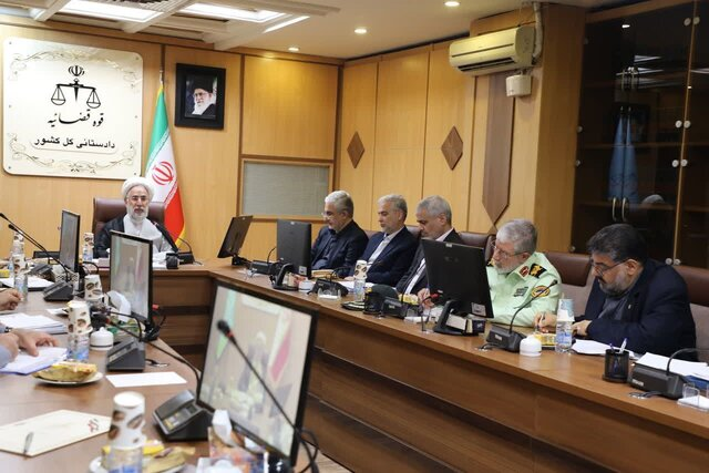 ارسال پرونده یک نماینده مجلس به دادگاه/ اعلام منابع آزمون وکالت ۱۴۰۴/ اعلام جرم علیه یک فعال فضای مجازی