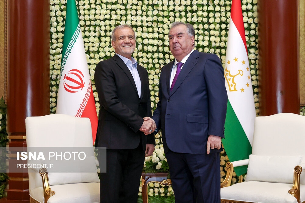 سیاست خارجی متوازن و توسعهگرا، اولویت اصلی دولت وفاق ملی