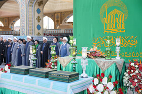 آیین سنتی تعویض پوش ضریح مطهر امام رضا (ع)
