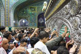 آیین سنتی تعویض پوش ضریح مطهر امام رضا (ع)