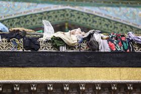 آیین سنتی تعویض پوش ضریح مطهر امام رضا (ع)
