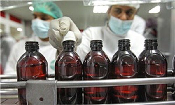 عکس تزیینی است. داروسازان زیر فشار بدهی بیمهها و دارویار