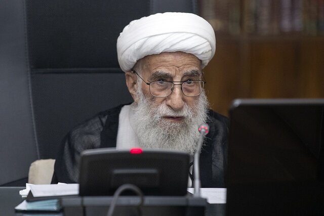 آیت الله جنتی: نگاه تمدن غرب به زنان استثماری است آیت الله جنتی: نگاه تمدن غرب به زنان استثماری است