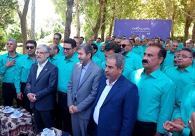 رونمایی از ۱۳۰ دستگاه تاکسی پاک و برقی اصفهان