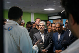  بازدید حسین سیمایی‌صراف، وزیر علوم، تحقیقات و فناوری از شکرت دانش بنیان بسپار شیمی سپیدان در شهرک علمی تحقیقاتی اصفهان 