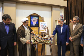 رونمایی از کتاب نقشه مهندسی فرهنگی کشوردر حاشیه نشست شورای فرهنگ عمومی استان با حضور سید عباس صالحی، وزیر فرهنگ و ارشاد اسلامی