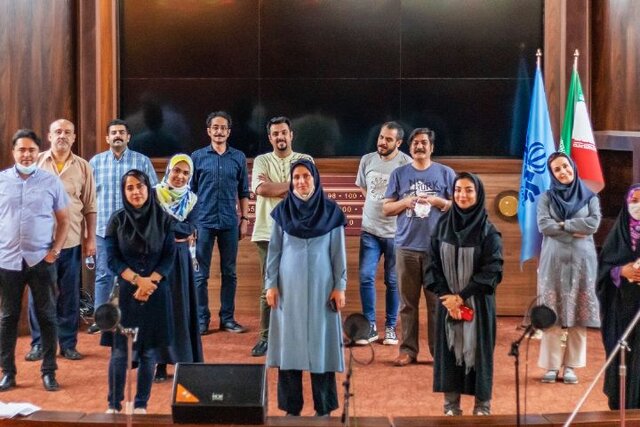 عوامل برنامه شهر فرنگ ویدئویی از پشت صحنه یک برنامه طنز/مخاطب با این ترفند گارد نمیگیرد