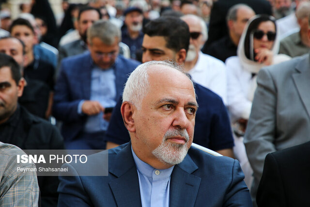 ظریف: آمریکا فکر تسلیم ایران را از سرش بیرون کند/ ما ایرانگرا هستیم ظریف: آمریکا فکر تسلیم ایران را از سرش بیرون کند/ ما ایرانگرا هستیم