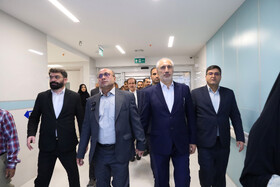 بازدید حمید پورمحمدی معاون رئیس‌جمهور و رئیس سازمان برنامه و بودجه کشوراز بخش الحاقی بیمارستان هاجر شهرکرد