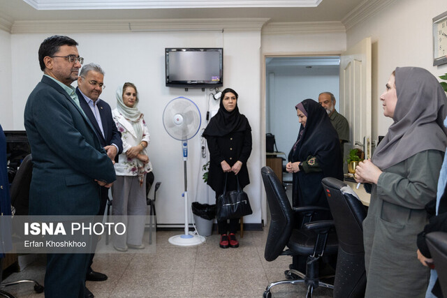 بازدید رییس دانشگاه علوم پزشکی تهران از ایسنا