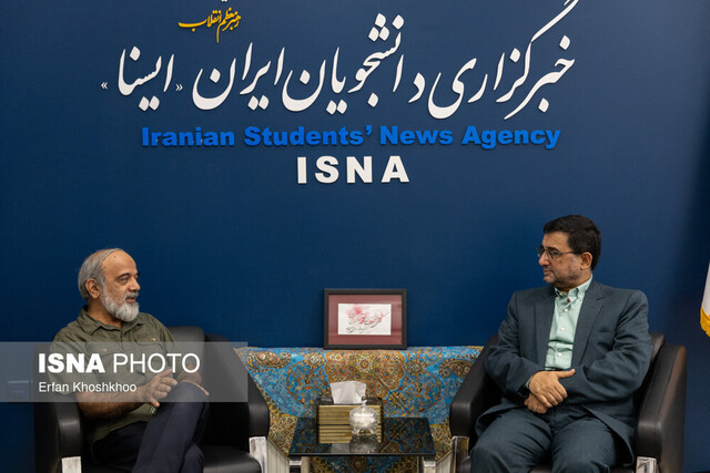 بازدید رییس دانشگاه علوم پزشکی تهران از ایسنا